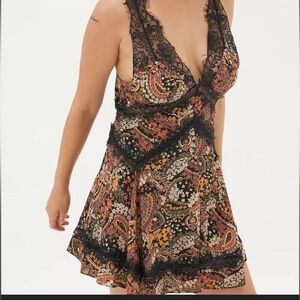 Floral lace dress urban outfitters lace